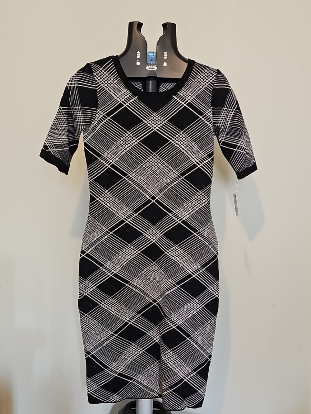Liz Claiborne Black and White Geometric Midi Dress